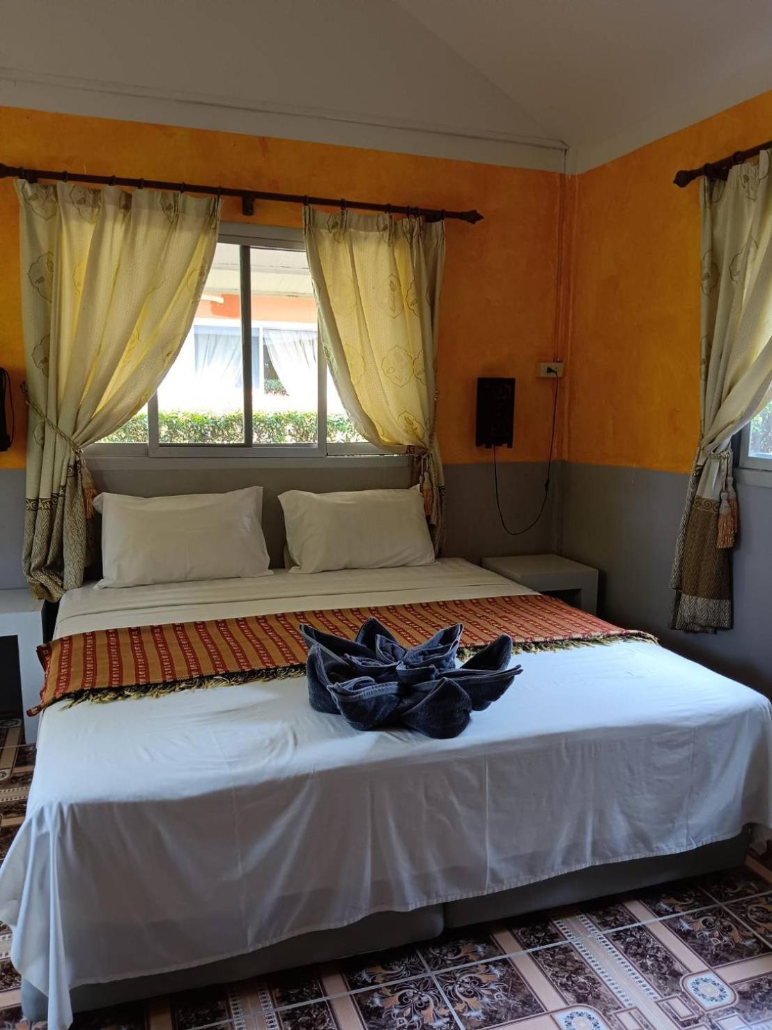 Ban Elephant Blanc Bungalow Kata Plajı Dış mekan fotoğraf