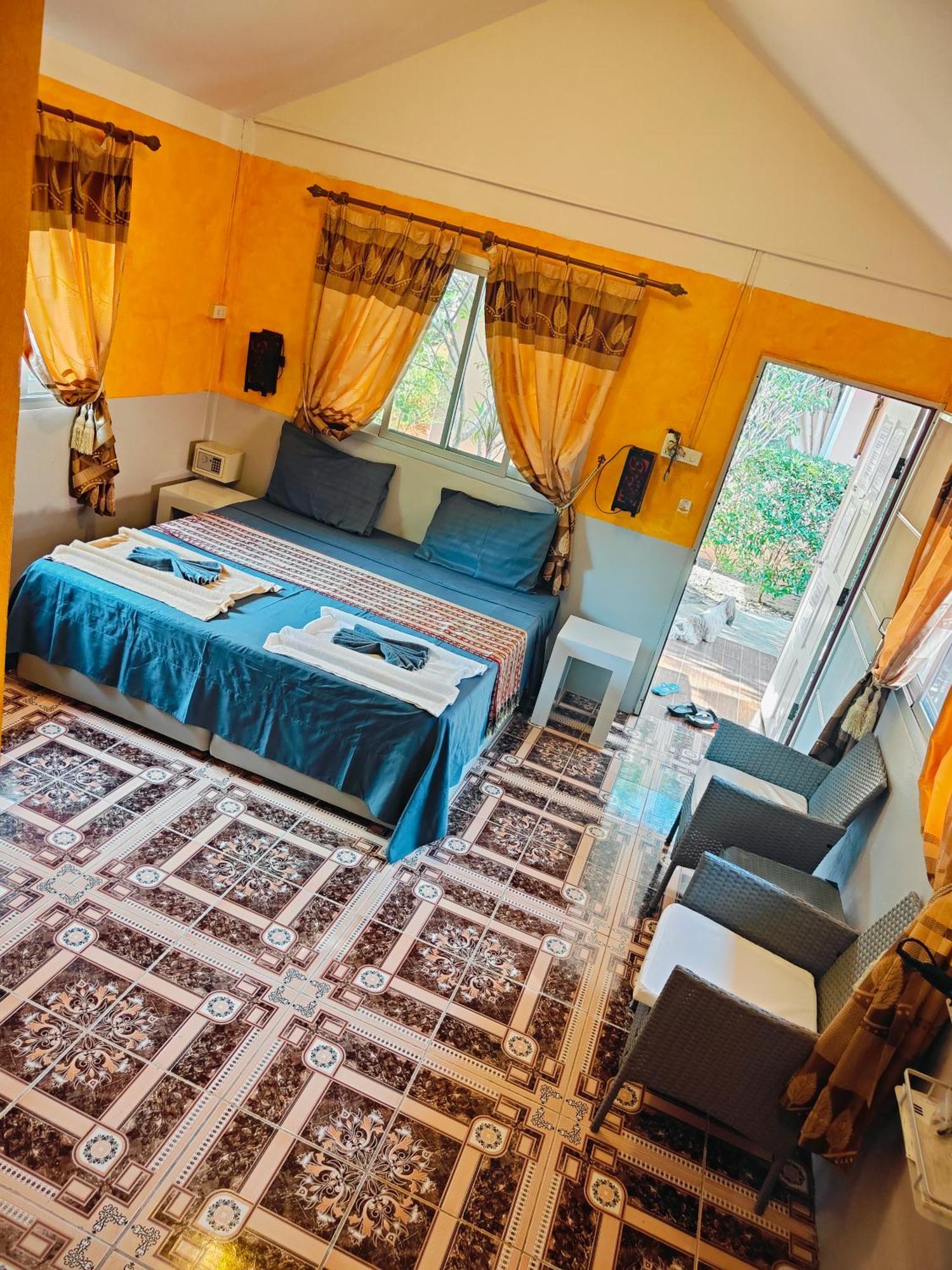 Ban Elephant Blanc Bungalow Kata Plajı Dış mekan fotoğraf